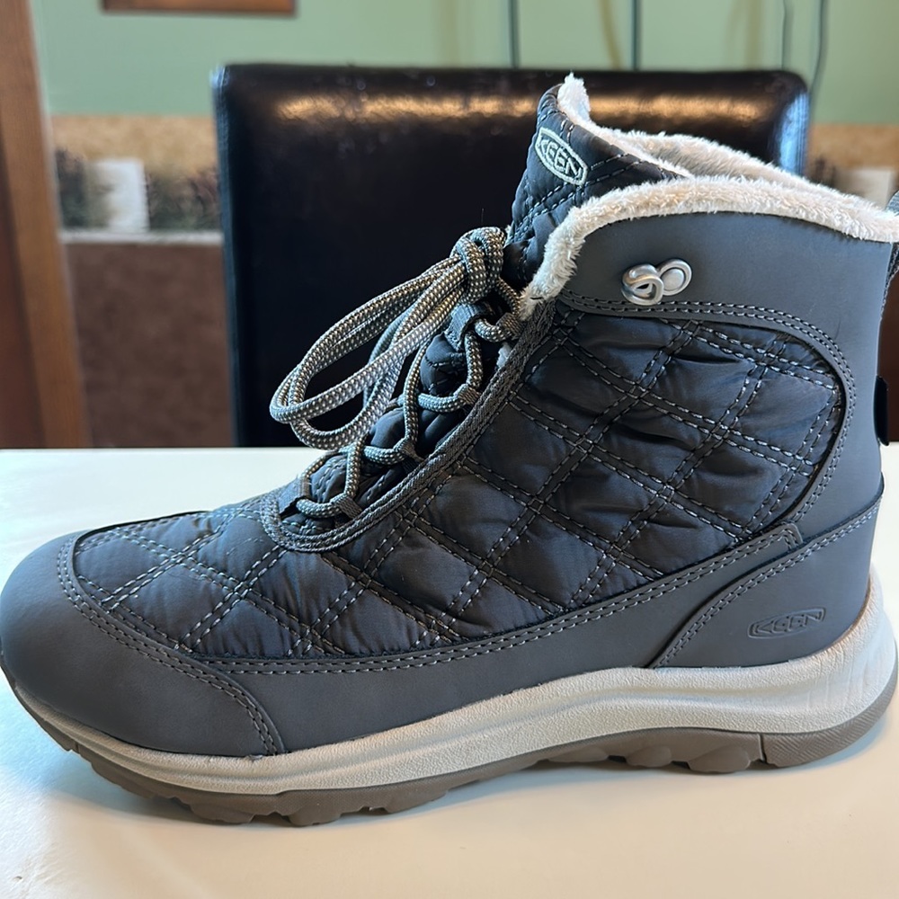 Keen women’s winter boot